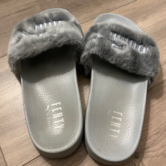 Fenty slippers size 8.5 - Picture 2 of 5